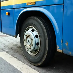 roda de ônibus