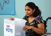 jovem tetraplégica vota pela primeira vez